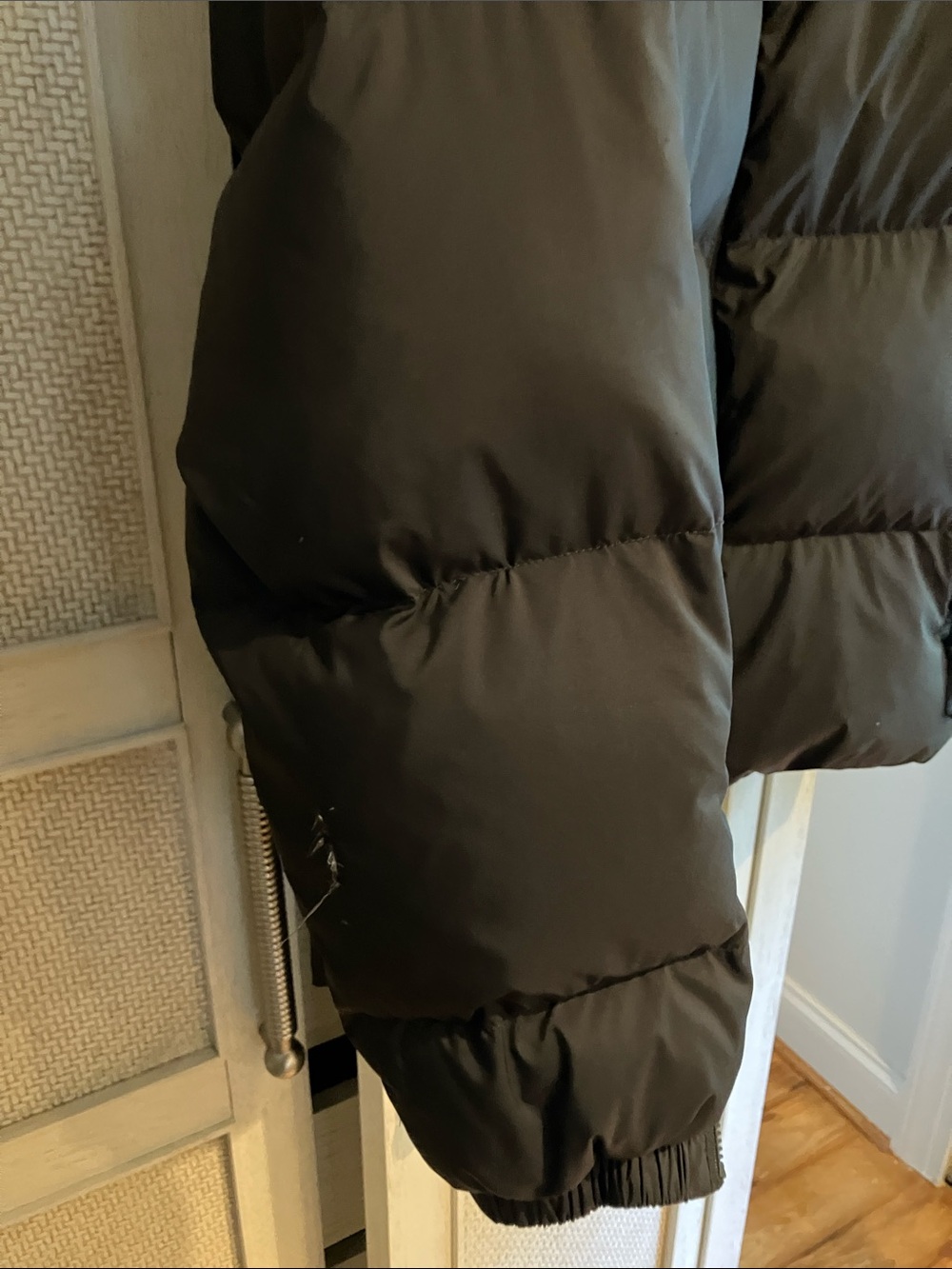 Vuori Hillside Down Jacket Medium Flaw Read Description - Picture 6 of 7